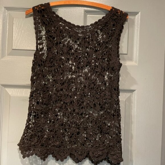 Crocheted/lacy boho black floral sleeveless top, never worn, 35" chest, 23.5" L - Picture 3 of 3